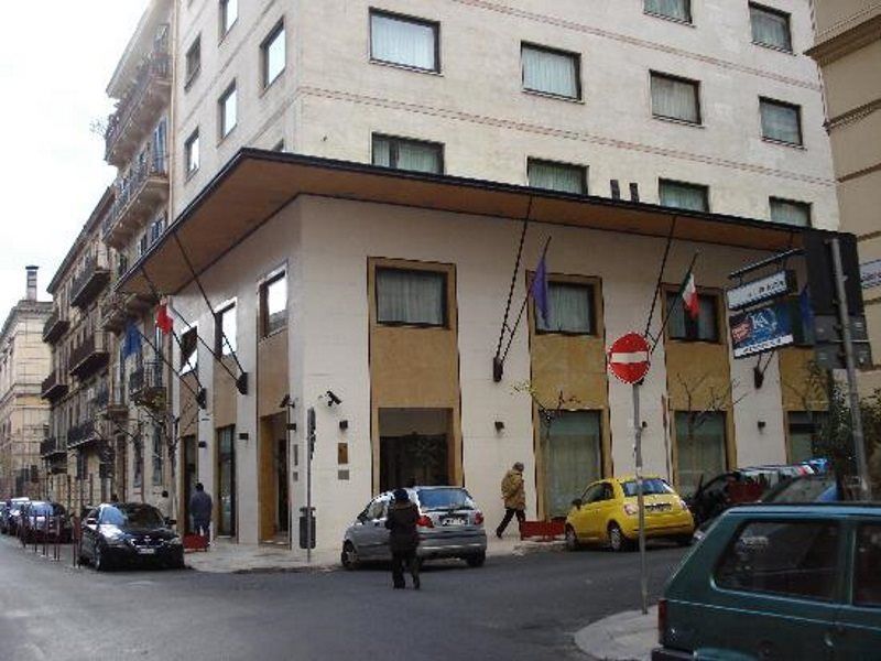 Renewed Plaza Opéra Palermo