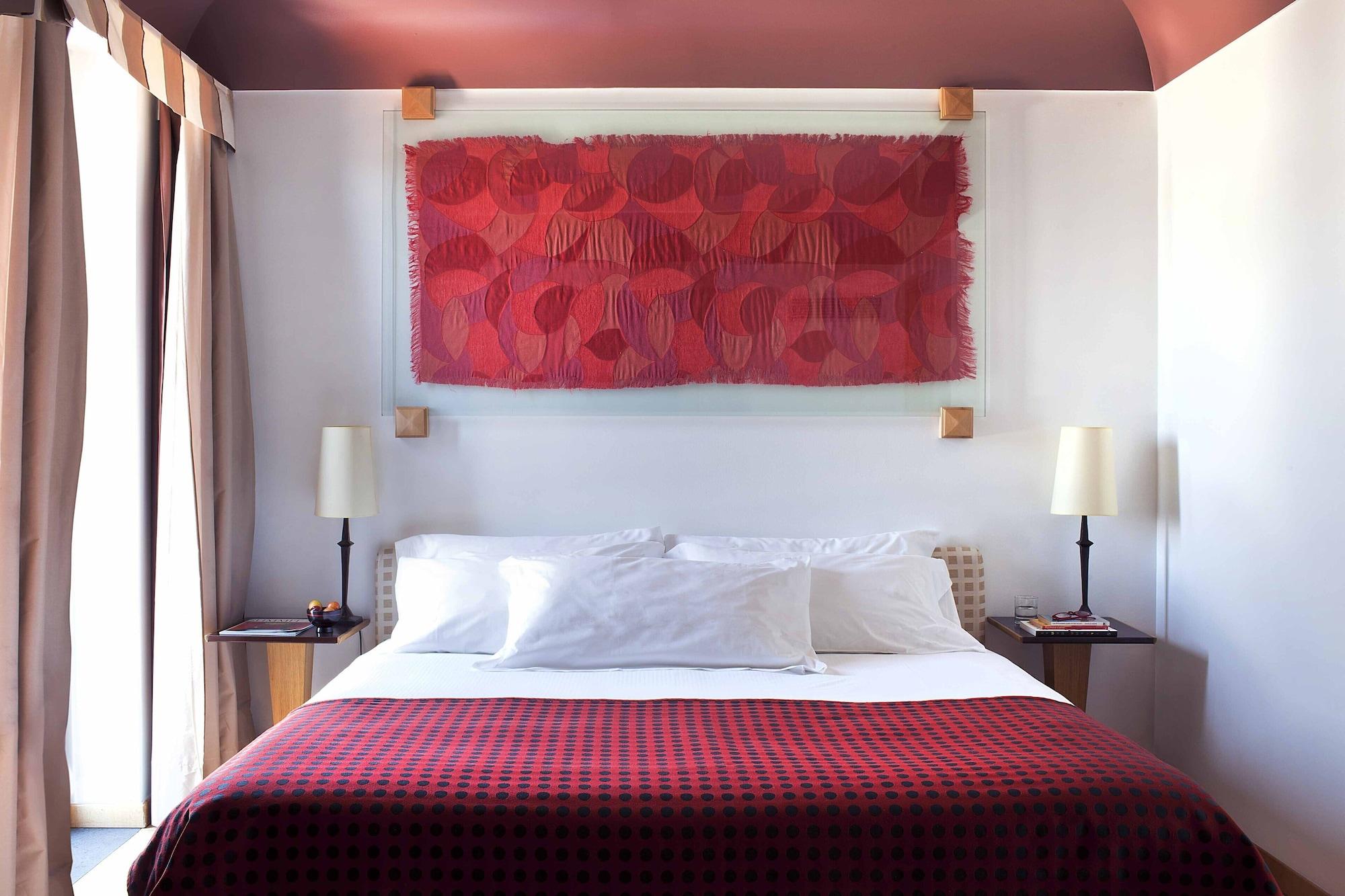 Renewed Plaza Opéra Hotel 4*
