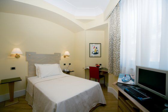 Renewed Plaza Opéra Hotel 4*