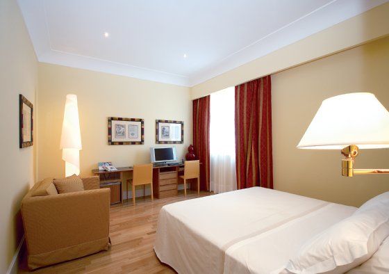 Hotel Renewed Plaza Opéra Palermo